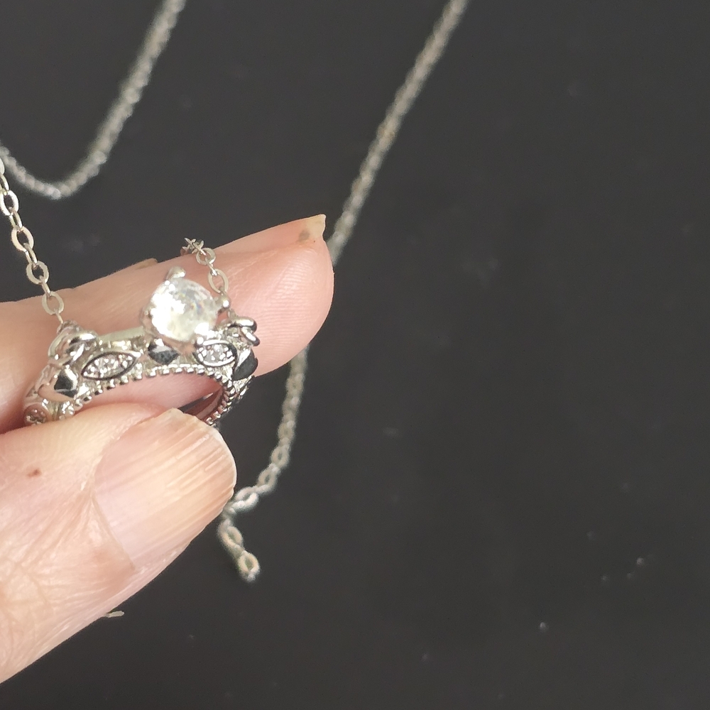 Elegant Silver Necklace with Crystal Pendant